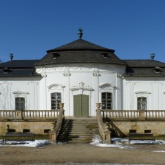 Tourist site (gallery, chateau, museum) source: Wikimedia Commons