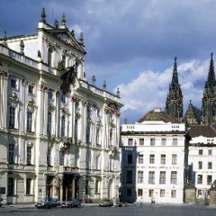 Tourist site (gallery, archaeological monument, castle, religious monument, mansion / villa / palace, museum) source: Czechtourism