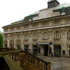 Tourist site (gallery, sight-seeing location, museum) source: Wikimedia Commons