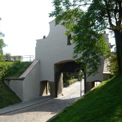 Tourist site (gallery, sight-seeing location, city fortification, archaeological monument, museum, cellar) source: Vyšehrad - fortress