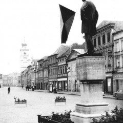 Tourist site (sculpture / burial site) source: Regional Museum in Litomyšl, author: Vilém Štern, year: 1968