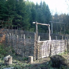 Touristische Attraktivität (Touristenattraktion) Quelle: Siedlung Křivolík - Museum in der lebendigen Natur und das experimental-archäologisches Zentrum