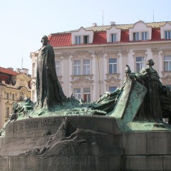 Tourist site (sculpture / burial site) source: Wikimedia Commons