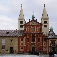 Tourist site (gallery, archaeological monument, castle, religious monument, mansion / villa / palace, museum) source: Wikimedia Commons