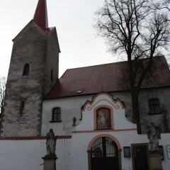 Tourist site (church) source: Wikimedia Commons