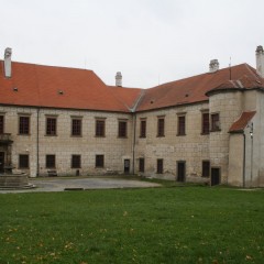 Tourist site (chateau, museum) source: Wikimedia Commons