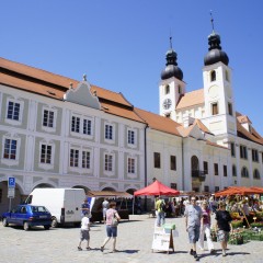 Tourist site (church) source: Wikimedia Commons