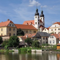 Tourist site (church) source: Wikimedia Commons