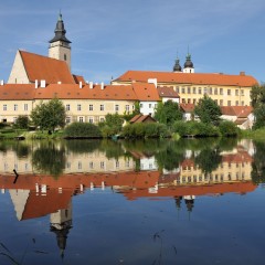 Tourist site (church) source: Wikimedia Commons