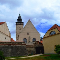 Tourist site (church) source: Wikimedia Commons