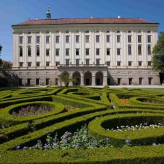 Tourist site (gallery, sight-seeing location, museum) source: Wikimedia Commons