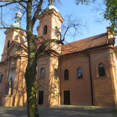 Tourist site (church) source: Wikimedia Commons