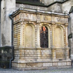 Tourist site (religious monument, church) source: Wikimedia Commons