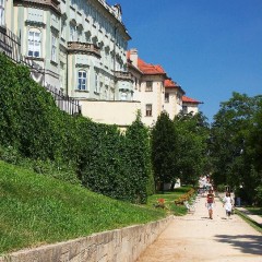 Tourist site (gallery, archaeological monument, castle, religious monument, mansion / villa / palace, museum) source: Czechtourism