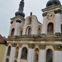 Tourist site (religious monument) source: Wikimedia Commons