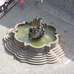 Tourist site (fountain) source: Wikimedia Commons