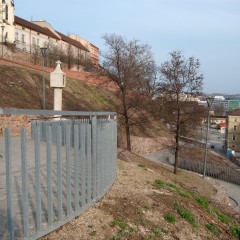 Tourist site (park, sculpture / burial site) source: Wikimedia Commons