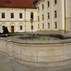 Tourist site (religious monument, monastery) source: Wikimedia Commons