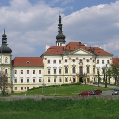 Tourist site (religious monument, monastery) source: Wikimedia Commons