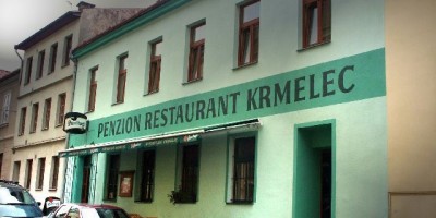 (Restaurace a penzion Krmelec). 