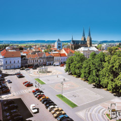 By bike and on foot through a landscape of monuments and famous music composers