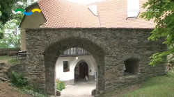 Zřícenina hradu a zámek Košumberk
